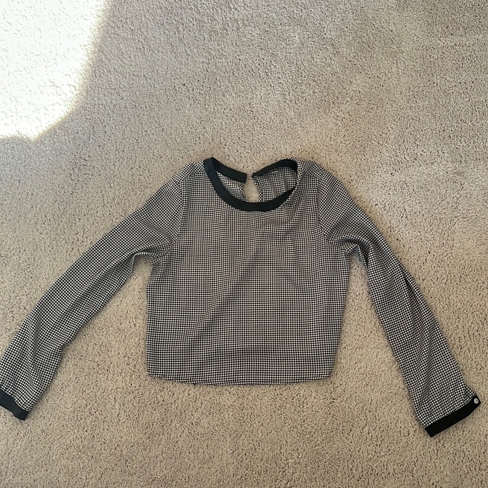 Black and white polyester Guess top size small